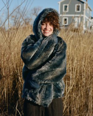Katerina Tannenbaum Instagram - On the side of the road next to a swamp on a 17 degree day in February 🙃 woke up with @rebekahcampbell and went on an adventure 💌🫂