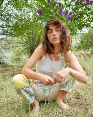 Katerina Tannenbaum Instagram - my favorite @collinastrada in the middle of nowhere by @zacharyharrelljones 💚🧚🏻🐛