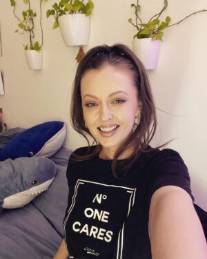 Katharine Isabelle Instagram - aliens confirmed real and we all just