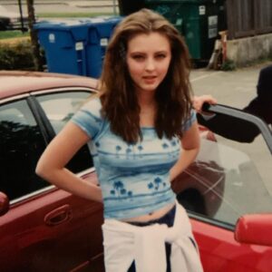 Katharine Isabelle Instagram - Sweet stupid girl… hair crimping is a crime #90s