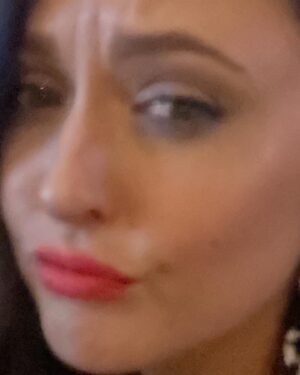 Katharine Isabelle Instagram - Exactly 1 year ago the last time I was out, in a slammed pub knowing the virus was about to hit and my face has been the same ever since