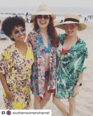 Katherine Bailess Instagram - Happy Labor Day Y’all!! #Repost @southernwomenchannel ・・・
Southern gals love a good print! Happy #laborday to all y’all! 
#southernstyle #wearsomecolor #prettyinprints @loganlaurice @jredfowler @katbailess