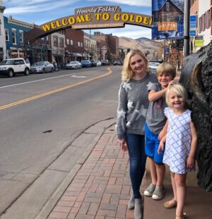 Katherine Bailess Instagram - Howdy Folks! Had the best time visiting my family in Golden, CO! 🏞🙌🏻 #family #niece #nephew #colorado
