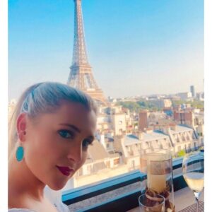 Katherine Bailess Thumbnail - 1.6K Likes - Most Liked Instagram Photos