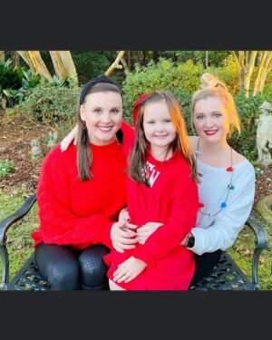 Katherine Bailess Instagram - I hope y’all had a wonderful Christmas! Cheers to a safe and happy New Years! 🎄🥂 #family #mississippi #homefortheholidays #nieceandnephew