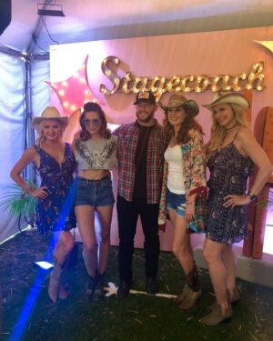 Katherine Bailess Instagram - Stagecoach 2019! 🤠✌🏻Another one for the books! Yeehaw y’all! .
.
. 
Thanks @ashantimozelle for my custom @samhuntmusic shirt! ❤️@southernwomenchannel #stagecoach #countrymusic #umgnashville #stuffsouthernwomensay