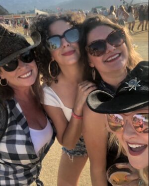 Katherine Bailess Instagram - Stagecoach 2019! 🤠✌🏻Another one for the books! Yeehaw y’all! .
.
. 
Thanks @ashantimozelle for my custom @samhuntmusic shirt! ❤️@southernwomenchannel #stagecoach #countrymusic #umgnashville #stuffsouthernwomensay