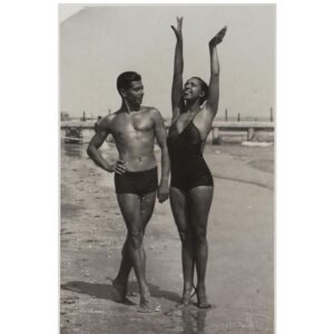Katherine Waterston Instagram - Venice, anyone? 

Happy day one @labiennale 

#josephinebaker