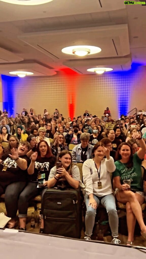 Katherine Barrell Instagram - Earpers you have done it yet again!!! I am bursting with gratitude and happiness!!! Being around you reminds me of the goodness that exists in the world and literally renews my family in humanity. You are absolutely the best of us. Thank you, THANK YOU for the magic this weekend ❤️❤️❤️❤️❤️❤️ @earpdivisionexpo