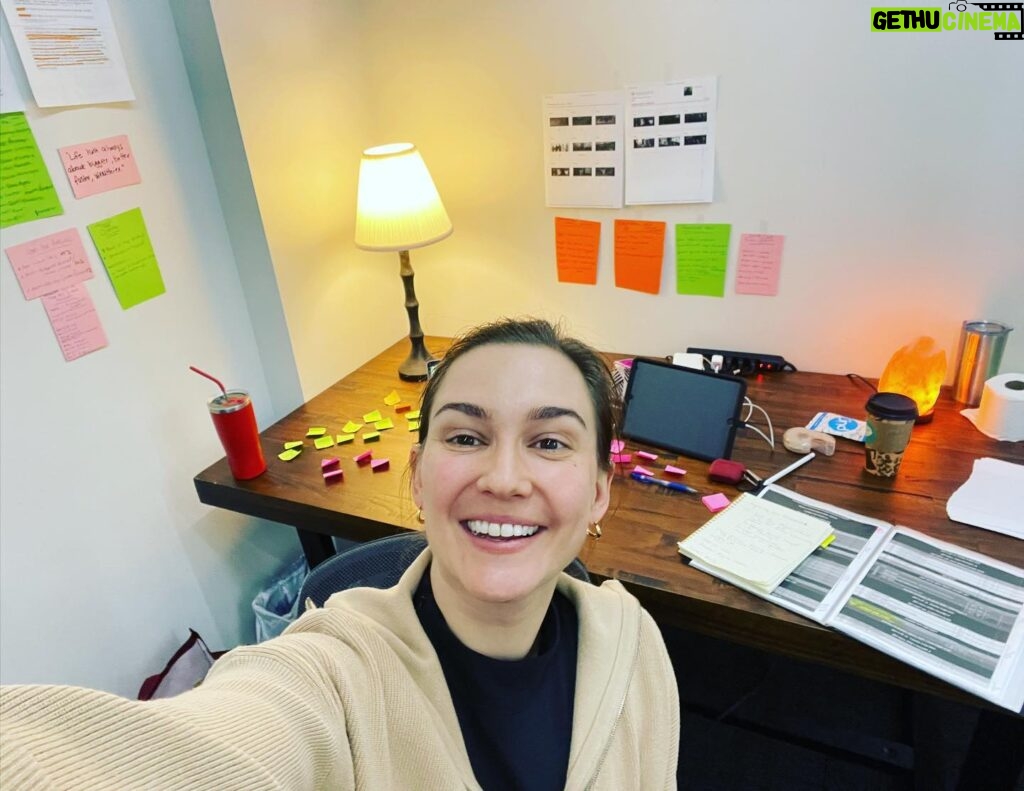 Katherine Barrell Instagram - Happy International Women’s day from one of my happy places! Here’s to all those fierce, boundary pushing, brave, empathetic, vulnerable women identifying QUEENS out there! Hold your sisters up- always! 💪🏻 😘 #internationalwomensday @vortex_prods @vortexmediainc #womeninthedirectorschair