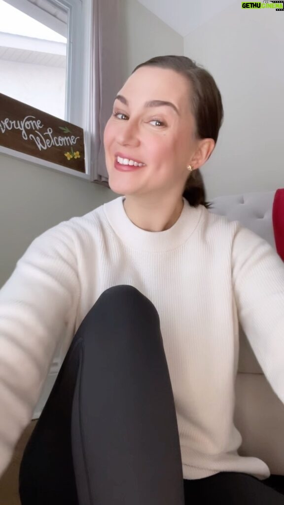 Katherine Barrell Instagram - *edit: omg guys!! 😭 wow I was not expecting all these beautiful well-wishes and so much positive energy for my new gig. I mean, I should know better because it’s YOU GUYS but still! Wow, you made my heart sing and I will revisit these comments to give me a energy boost when I need it. So grateful for your support ! ❤️❤️❤️) Hello my friends! Unfortunate announcement that I am no longer able to attend @galaxyconrichmond as I will be a directing a movie and the shoot dates conflict with the convention. I am really bummed not to be seeing all you beautiful people in person however, if there is still a photo you would like signed, or if you would like to do a virtual meeting please head to galaxycon.com for more information on how you can book those with me! We have added a few more hours of virtual meet and greet time on May 6 ! On the positive side- There is an amazing convention year ahead with more opportunities to connect, and I am really look forward to squeezing you all in person!! My apologies again for the change and sending you lots of love for a beautiful day! 🥰❤️🥰❤️