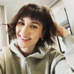 Katherine Barrell Instagram – Transformation Tuesday 🥰. This is Shay. She likes hot cups of tea, Indian food and digging the best vintage scarf out of the bottom of a bin in her favourite second hand shop 😍#MakingScentsofLove day 1 @vortex_prods 🎥