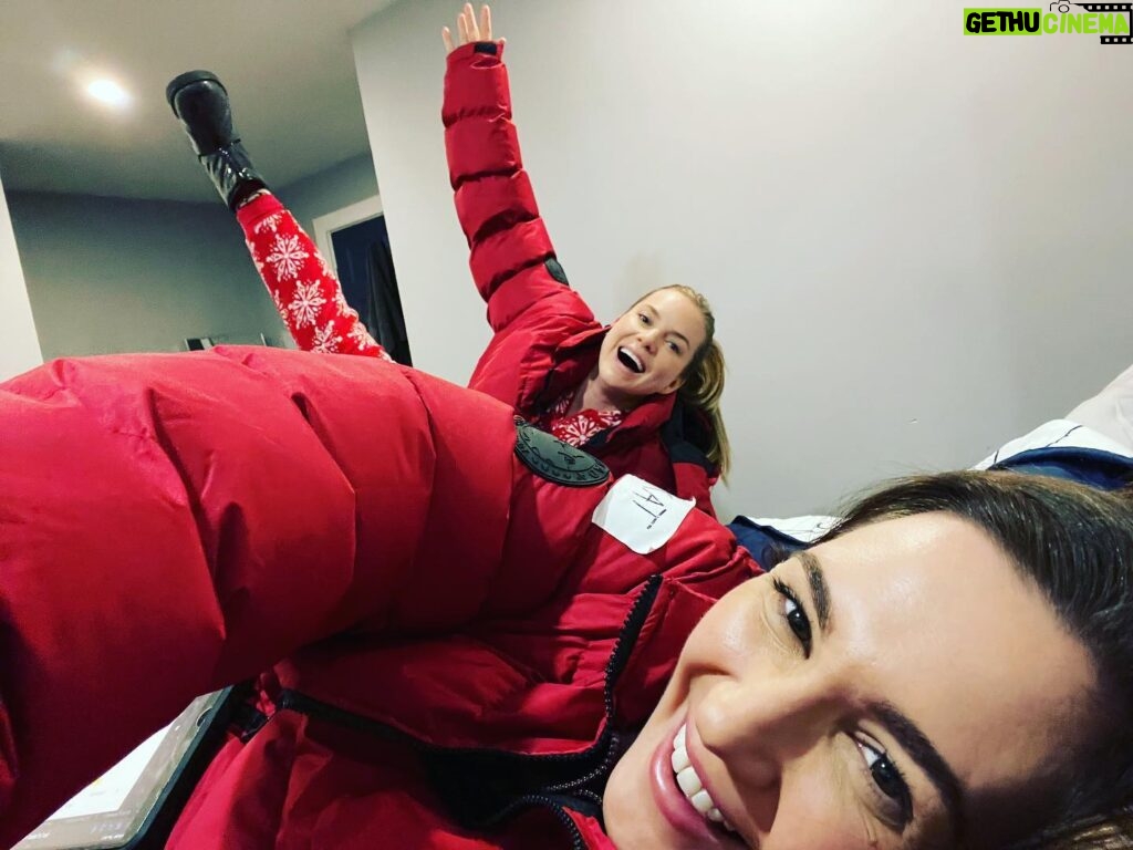 Katherine Barrell Instagram - 4am vibes with @cindy_busby 🎉✊🏼❤️