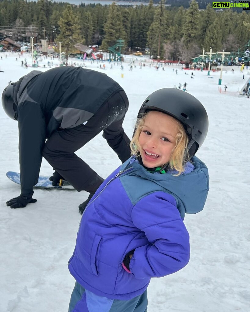 Katherine Kelly Lang Instagram - It was a fun ski day! It been my dream for awhile to get my granddaughter skiing! She took a lesson in the morning with @ashleyaubra son Hayden and then in the afternoon they skied with us! First time skiing for Zuma and Hayden!! I am so proud of them! And thanks for @caseykas and @hayley_bert and @ashleyaubra for making the day amazing.