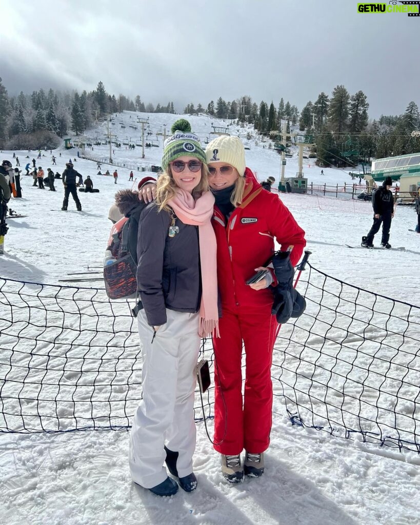 Katherine Kelly Lang Instagram - It was a fun ski day! It been my dream for awhile to get my granddaughter skiing! She took a lesson in the morning with @ashleyaubra son Hayden and then in the afternoon they skied with us! First time skiing for Zuma and Hayden!! I am so proud of them! And thanks for @caseykas and @hayley_bert and @ashleyaubra for making the day amazing.