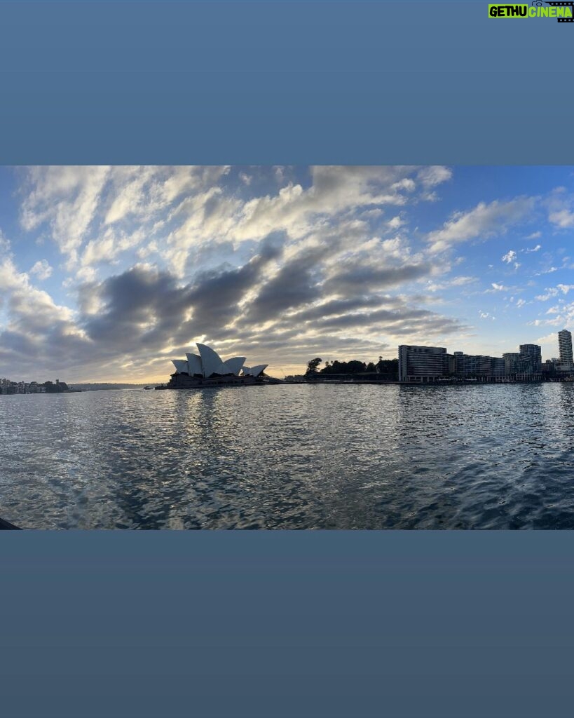 Katherine Kelly Lang Instagram - Sydney is a beautiful city! I took these photos on my run at 6:00 am this morning. Streets were empty and quiet. So peaceful and pretty! #sydneyoperahouse #sydneyharbourbridge