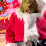 Katherine Kelly Lang Instagram - The kiddies got to meet the “Grinch” 😂😂😂 a special night at @unistudios … thanks @cassie_gill 😍