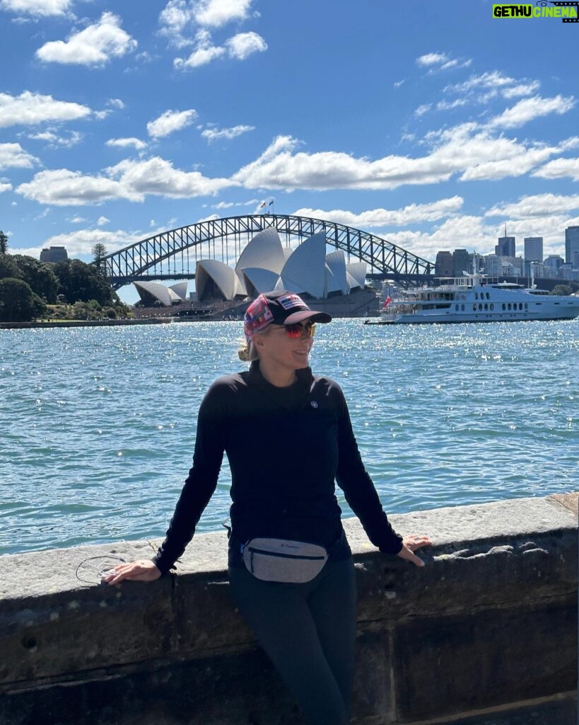 Katherine Kelly Lang Instagram - 4 mile run and what a view! This view never gets old! I enjoy it immensely every time I am here. #sydneyaustralia #sydneyoperahouse #sydneyharbourbridge