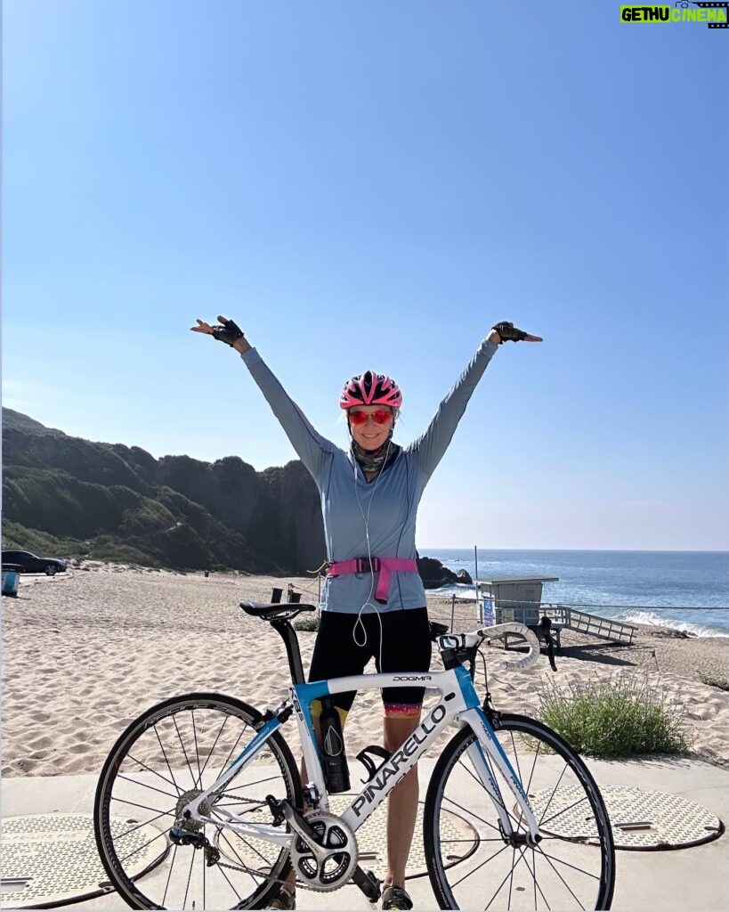 Katherine Kelly Lang Instagram - Love riding my bike by the coast. I ended up at the spot where “Ridge and Brooke” got married in Malibu 😍 #malibu #lovetocycle