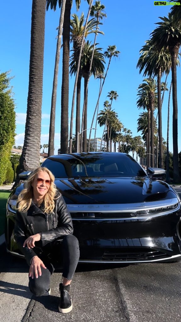 Katherine Kelly Lang Instagram - Thanks @lucidmotors for the ride! I had the best time cruising around in this EV for a couple weeks - smoothest car I’ve ever driven. 💨 #lucidair #lucidmotors #electriccar