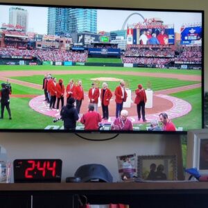 Kathleen Madigan Instagram - Watchin @cardinals Opening Day with my dad. My pal @ozziestlwizard looks awesome n Ted Simmons would still be smokin’ hot at a bar in Florida with his 70s hair🏝️.
.
#openingday #stlouis #stlouiscardinals #ozziesmith #gocards #mlb #kathleenmadigan #madiganspubcast