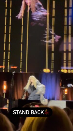 Kathleen Madigan Instagram - Still twirling💃.
.
#stevienicks #standback #neworleans #kathleenmadigan #madiganspubcast