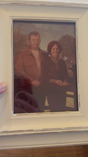 Kathleen Madigan Instagram - My parents posing as Montana land barons🐄.
.
Have a good Wednesday, Termites✌🏻.
.
#wednesday #wednesdayvibes #lakeoftheozarks #yellowstone #jackelope #kathleenmadigan #madiganspubcast