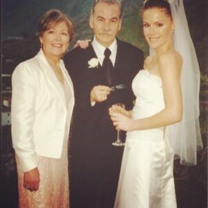 Kathleen Robertson Instagram - Some Dads are great. Some take it to a whole other level. Mine is unique. Hilarious. The kindest human on the planet. Meticulous. Insane work ethic. (Thanks Dad) has never tried pizza or gone a day without Corn Flakes. He always encouraged me to be me. Do whatever made me happy. Take risks. And never take no for an answer. Thank you Dad for exposing me to the incredible life that I have. Without your belief I may never have taken the chances. I am so grateful to you. Happy Fathers Day. ❤️