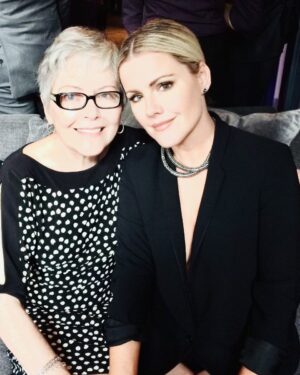 Kathleen Robertson Instagram - Happy Birthday to my Mom. Amazes me daily at her selfless and unwavering commitment to all of us. She has always put her daughters first and we are blessed to have such a FORCE to look up to. Love you Mum. 💋xoxo