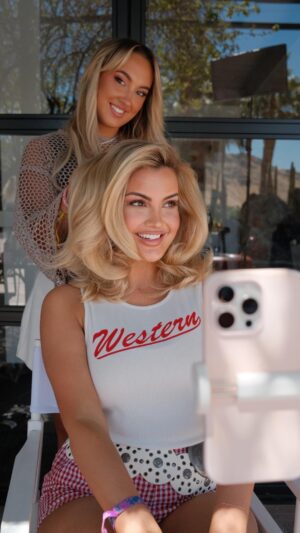 Kathryn Dunn Instagram - just call me jolene with the good hair ✨💁🏼‍♀️ 

@colorwowhair gave me some BIG texas hair for stagecoach day 2 and im OBSESSED! #stagecoach #festivalhair #hairinspo #bighair