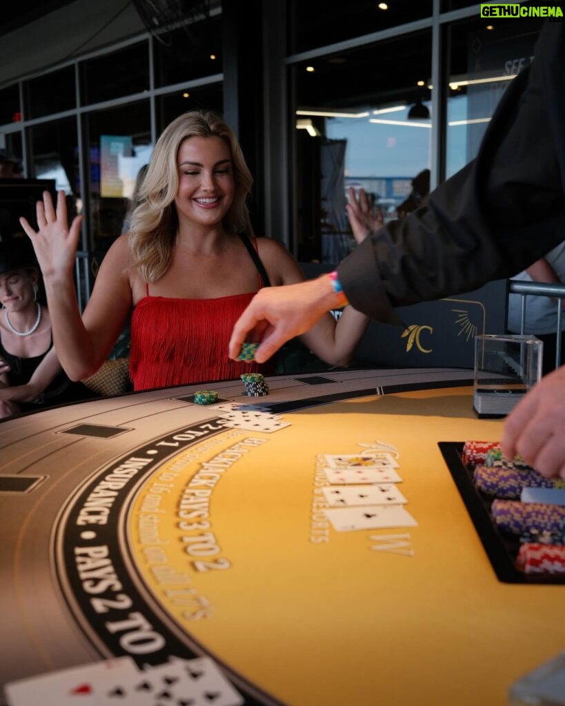 Kathryn Dunn Instagram - My two favorite things: blackjack and country music 🃏 Had the BEST TIME at @acmliftinglives with @choctawcasinos! 🎸🎶🤠 Lots of fun concerts coming up in the Choctaw Grand Theater in 2024! Like Kelsea Ballerini (6/28), Lainey Wilson (10/11) and even more ACM award-winning/nominated that haven’t been announced yet🤭 Stay tuned!