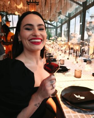 Kathryn Gallagher Instagram - remember when jenn and I did a show together? we aren’t doing that again but we went to a beautiful dinner last night with @manoloblahnik and had the best time ever ♥️