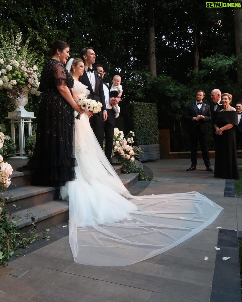 Kathryn Gallagher Instagram - styles went west and we all cried ♥️ congratulations to the most beautiful couple I love you so