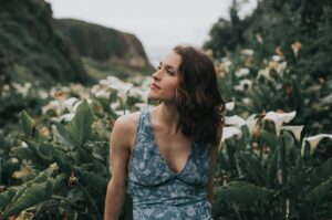 Kathryn McCormick Instagram - such a beautiful weekend! ✨📷 @remiandtori .
.
#bigsur #lillies #adventurelife #travel #travelbigsur #roadtrip #theroadlesstraveled