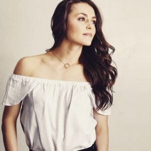 Kathryn McCormick Instagram - Happy Saturday ✨
Thank you for the photos @mistataylor 💛