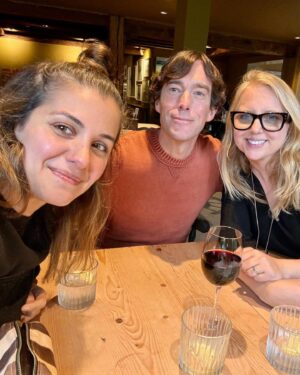 Katie Melua Instagram - Beautiful friends… @tomteabreak and @pollyscattergood.

Thank you for showing us your grandma’s garden with the river at the end.