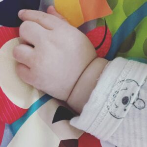 Katie Leung Instagram - Living for this fold #6monthsold