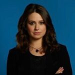 Katie Lowes Instagram - New BLOG POST up with @ktqlowes I already told you how much I love Katie last week.. but this is one of the many reasons why- No one has ever answered their Q & A so quickly and she’s one of the busiest people I know !! She’s always so supportive & thoughtful!! Katie is currently going back and forth between LA & North Carolina filming a new show (The Hunting Wives), has 2 kids and more side-hustles than me and she still took the time to have a chat on my little Beauty Blog ~ She shares her beauty secrets, favorite makeup products, lasers, how she resets, raising a daughter, travel and so much more ~ 🖤 Check it out and let me know what you think!! • Katie’s stash @merit • Reset at @_pause.studio_ • Wanderlust • Scenes from her nightstand at the hotel with @we_evolvetogether @oseamalibu @poppyandpout the Hunting Wives - the series she’s on • Scandal shoots • Behind the scenes • • • • #beautyblog #newblogpost #katielowes #lifestyleblogger #wellness #beauty #makeup #skincare #beautyinfluencer #wanderlust #traveldiary #bagspill #beautysecrets #localguide #drugstorebeauty #passionpassport #meritbeauty #daydreaming #travel #scandal #scandalabc #gladiators #followalong #currentlyreading #currentlyloving #makeupartist #beautybloggers #beautytips