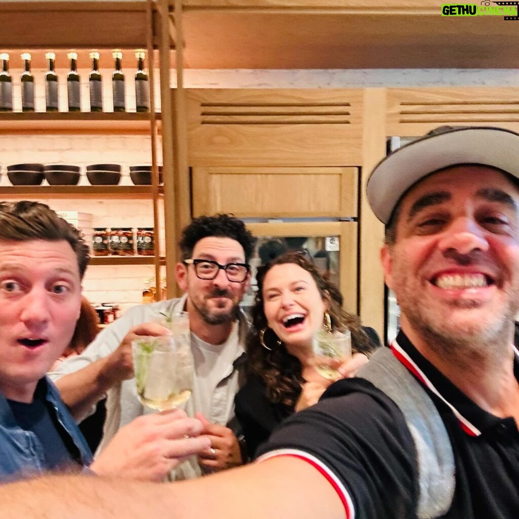 Katie Lowes Instagram - How it went: Fly into jfk, check into @moxywilliamsburg, immediately (like throw bag into room and back into elevator) to @finipizza and spritz’s with @seanbfeeney and @bobby_cannavale