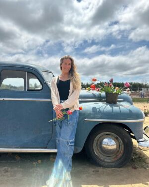 Katlyn Chookagian Instagram - flower power 🌷