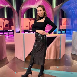 Katrin Bauerfeind Instagram - Foto-Dump Folge 3 WSMDS!
1: @teenatuning sollte auch Fotografin werden!🫠
2: dumm…duhm nahezu!
3: Grüße gehen raus an @sarahsharonkarsten🤗
4: Justin Timberlake würde dazu dance dance dance singen!
5: Hi @damitdasklaasturbo!
6: He‘s the man!
7: He was the man, @officiallyjokoturbo!
8: Wenn ich mal versuche ne Story Backstage zu machen! Und wer legt mir da immer diese sauren @maoam_deutschland hin? Ich esse alle!🙄😂
9: Ciao dann! Bis Sonntag!