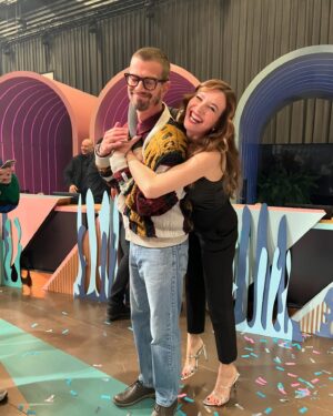 Katrin Bauerfeind Instagram - Sodele! Staffelfinale! Es war doch wieder ein wilder Ritt durchs Showbusiness, ne. Es ist jedes Mal eine Freude, ein Fest, eine Bereicherung und so ganz plump einfach schön! Selbst beim nochmal im TV schauen, wird‘s oft nicht langweiliger, sondern nochmal anders besser! Wie auch immer das möglich ist…
Danke an alle, die wieder mitgefiiiiebert haben. Die Reise ist hoffentlich noch lange nicht zu Ende.
——————
#wsmds @prosieben @jokoundklaas