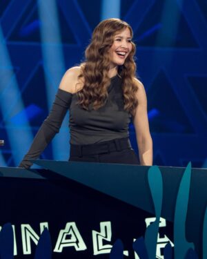 Katrin Bauerfeind Instagram - Sodele! Staffelfinale! Es war doch wieder ein wilder Ritt durchs Showbusiness, ne. Es ist jedes Mal eine Freude, ein Fest, eine Bereicherung und so ganz plump einfach schön! Selbst beim nochmal im TV schauen, wird‘s oft nicht langweiliger, sondern nochmal anders besser! Wie auch immer das möglich ist…
Danke an alle, die wieder mitgefiiiiebert haben. Die Reise ist hoffentlich noch lange nicht zu Ende.
——————
#wsmds @prosieben @jokoundklaas