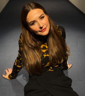 Katrin Bauerfeind Instagram - WSMDS-DUMP! Folge 1! Erfolgreichster Staffelstart mit 24,1%! Wahnsinn! Immer wieder Wahnsinn!😅🤩🥰
——————
#werstiehltmirdieshow @prosieben