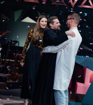 Katrin Bauerfeind Instagram - WSMDS-DUMP! Folge 1! Erfolgreichster Staffelstart mit 24,1%! Wahnsinn! Immer wieder Wahnsinn!😅🤩🥰
——————
#werstiehltmirdieshow @prosieben