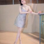 Katy Kung Instagram - 𝑾𝑶𝑹𝑲 𝑯𝑨𝑹𝑫 𝑷𝑳𝑨𝒀 𝑯𝑨𝑹𝑫 𝑴𝒂𝒌𝒆 𝒖𝒑 @henryli_makeup 𝑯𝒂𝒊𝒓 @suecheung 𝑺𝒕𝒚𝒍𝒊𝒏𝒈 @nganshuwing 𝑫𝒓𝒆𝒔𝒔 @aliceandolivia_hongkong 𝑷𝒉𝒐𝒕𝒐 @alanwong447