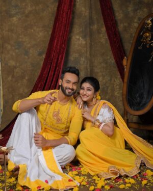 Kaushambi Chakraborty Instagram - Subho naboborsho to everyone 🙏🏻😍❤️🧿 stay happy 🥰. 

Costume designer - @mr.rahul62903 
photography courtesy- @suhasishpachal 
Make up artist - @ashis_malay and @beautismakeover