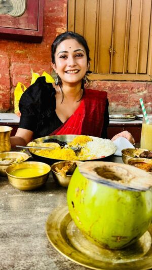 Kaushambi Chakraborty Instagram - Ajke amader sobar best frnd amader didi @kaushambi_chakraborty dir Aiburovaat ❤️❤️❤️ 
My jewellery- @shringar.official_