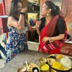 Kaushambi Chakraborty Instagram - Etodin onyoder sobar jonyo AIBUROBHAT plan korechhi, khaiyechhi..Arr aaj naki amar AIBUROBHAT dilo sobbai mile!!❤️ Eta shotti ekta onyorokom onubhuti😇 Thank you so muchhhhh my PHULKI team! Love you all😍❤️