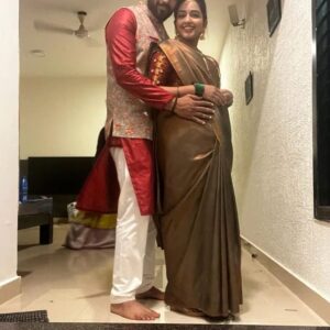 Kaustubha Mani Instagram - From being super excited and nervous to click the first picture of Inchara, to being super emotional and blessed to click the last picture of Inchara, it has been an incredible journey with all the ups and downs. It has been a pleasure to have received soo much of love and blessings from all of you❤️ For all the “special love” you guys showered on your #agaschara , thank you so much. It means a loot ! Running short of words to express the gratitude I have. Thank you for accepting Inchara as your Mane Magalu and experiencing the rollercoaster of emotions with her. Hoping to receive the same love and blessings from you all in the future as well. With a heavy heart…goodbye all of you🥺
with love Inchara
#artist #agaschara #agaschara❤️ #blessed #nannarasiradhe #inchara #love #gratitude #abhistubha